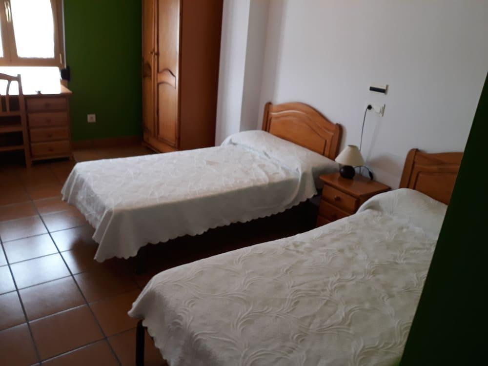 Hostal Ardoi Zizur Mayor Exteriör bild
